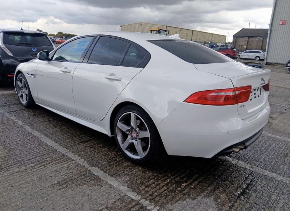 Dezmembrari Piese Dezmembrez Dezmembram Jaguar XE 2.0 d 204DTD X760 Automat R line 2017 R Sport / Injector Injectoare Piese Jaguar XE