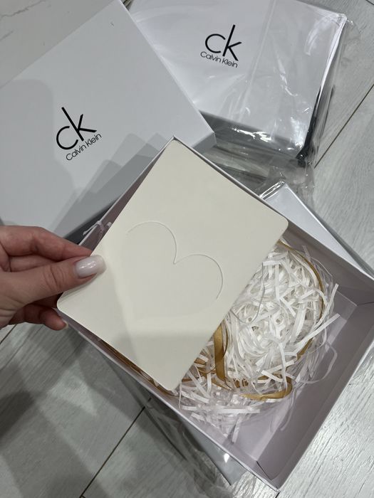 Упаковка. Коробка и пакет с наполнителем Calvin Klein