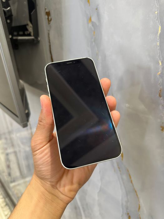Iphone 12 128.         .