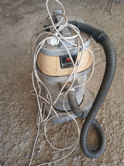 Avtomoyka plisosi sotiladi.