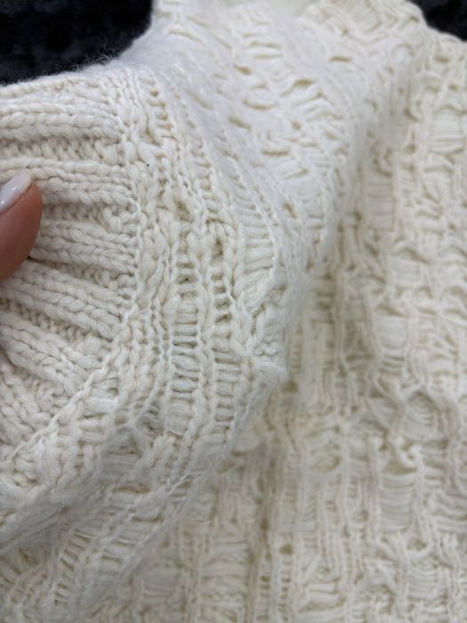 Пуловерче без ръкав екрю Zara