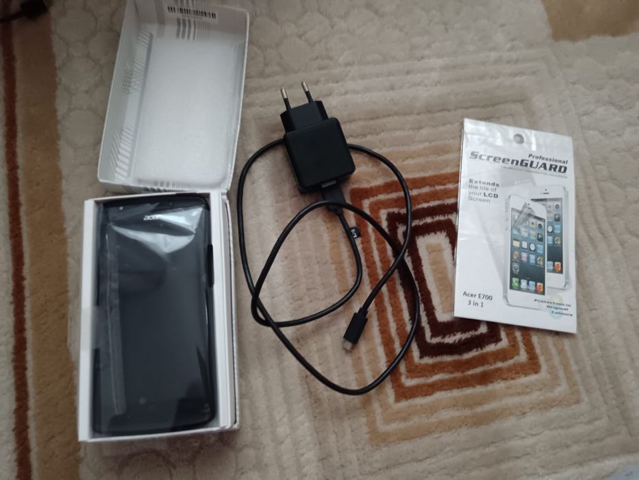 Telefon Acer Liquid E700 trisim