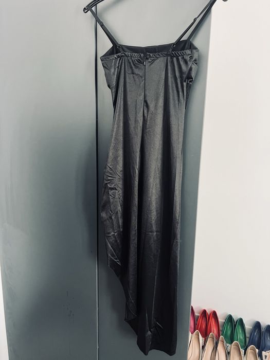 Rochie neagra eveniment