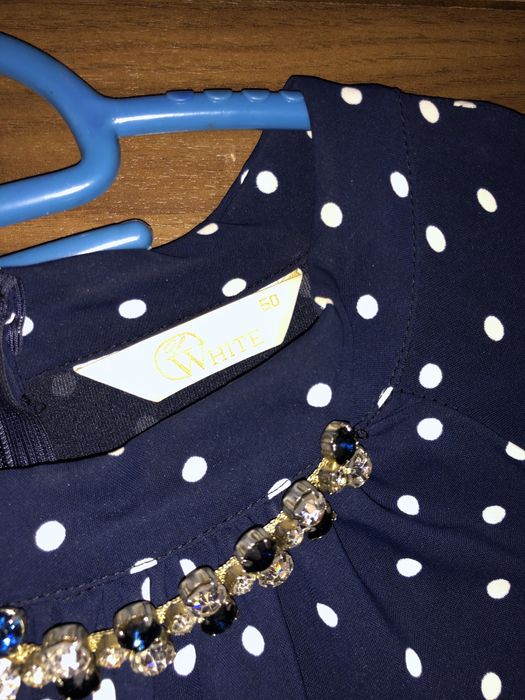 Tyomno siniy garoshkali koyne