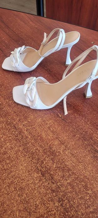 vand sanda GUESS DAMA