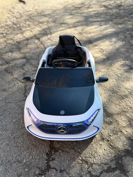 Акумулаторна кола Mercedes-Benz EQA бял