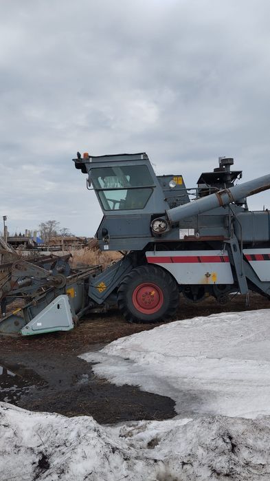 Продам комбайн Нива