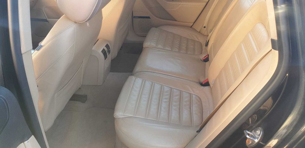 Dezmembrez Volkswagen Passat B6 2.0 Tdi an 2008 cod motor BMR