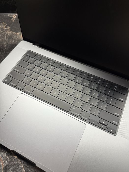 Продается новый Macbook Pro M2 1 ТБ