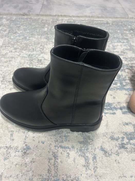 Продам новые зимние полусапожки