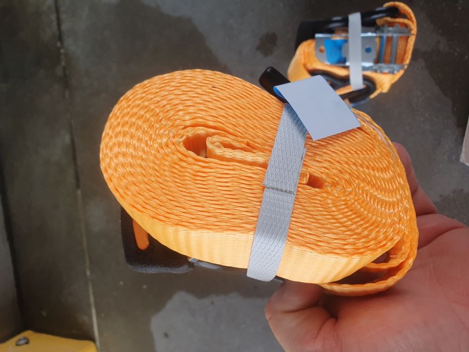 Продавам 4  броя колана с тресчотки