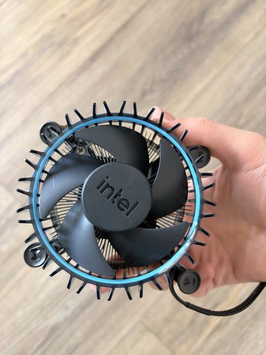 Fan ventilator Cooler LGA 1700 intel stock