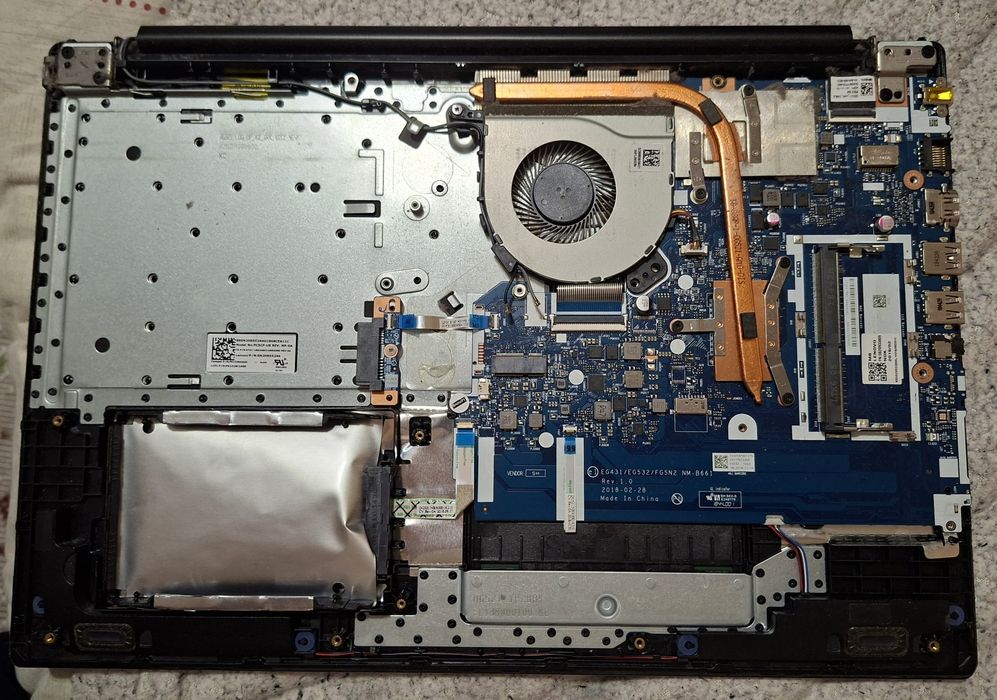 Лаптоп Lenovo ideapad 330 цял за части