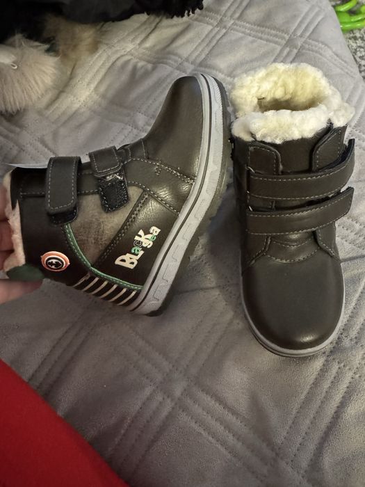 Продам зимние ботинки на мальчика