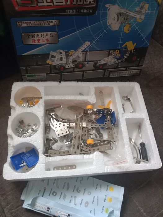 Продам железный конструктор