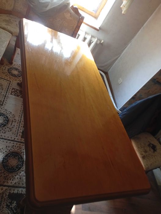 Обеденный стол большой