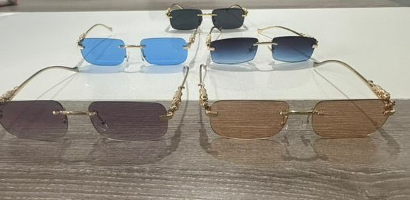 Очила Cartier различни цветове.