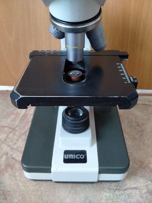 Бинокулярный микроскоп UNICO