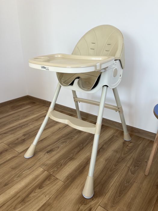Vand scaun de masa pentru copil