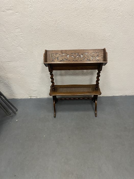 Поставка за вестници дъб резба и ратан England 1940