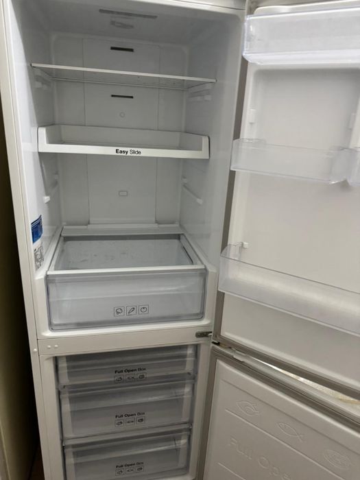 Продаеться холодильник