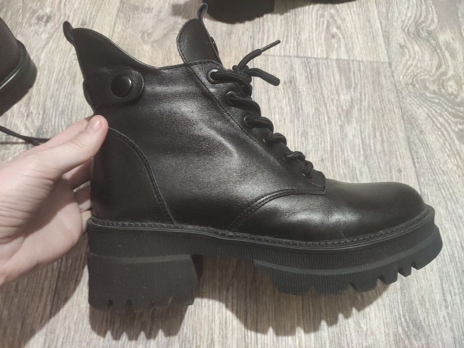 Продам зимние ботинки