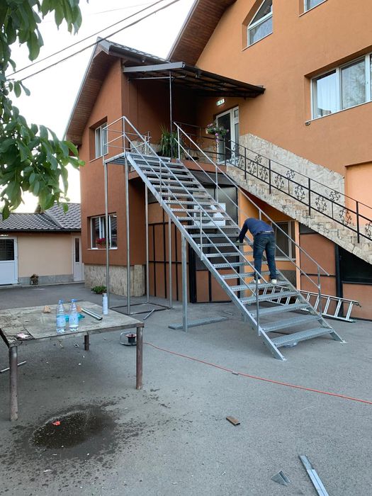 Scara metalica zincata exterioara pt  casa , beci și incendiu ISU