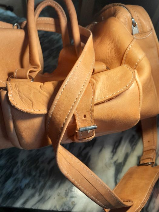 Продавам дамски кожен сак