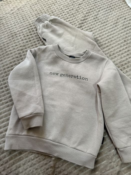 Продам костюмы