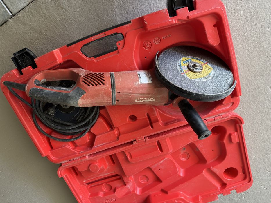 Hilti AG 230-27DB, polizor unghiular („flex”) profesional mare, pentru discuri de 230 mm.