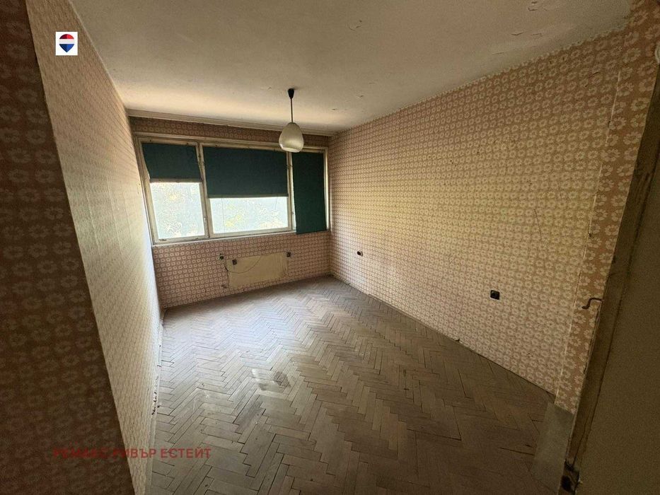 Тристаен апартамент за продажба кв. Широк център - снимка 9