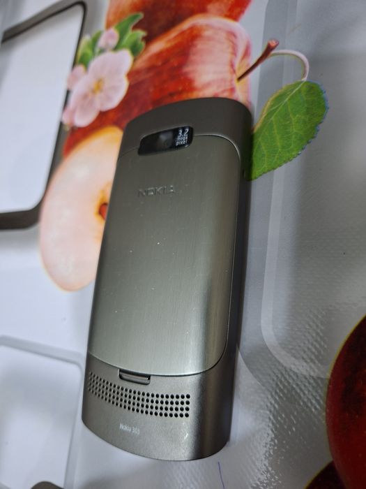Nokia 303 в хорошем состоянии
