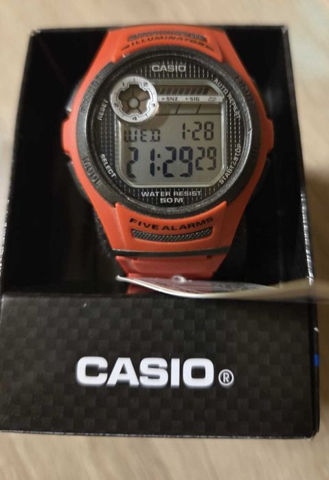 часовник Casio - чисто нов