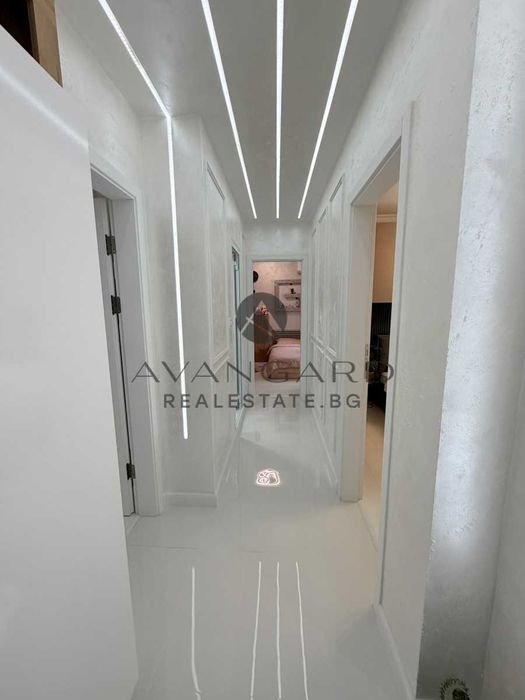 Продава се Тристаен апартамент в Пловдив, Тракия - 97 кв.м за 1210 €/кв.м - Снимка #11
