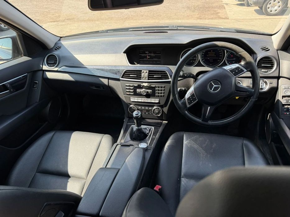 Bara / Capota / Faruri / Aripi / Usi / Haion / Triple Mercedes C-Class W204 Facelift Culoare 197 Negru Obsidian 2011-2015