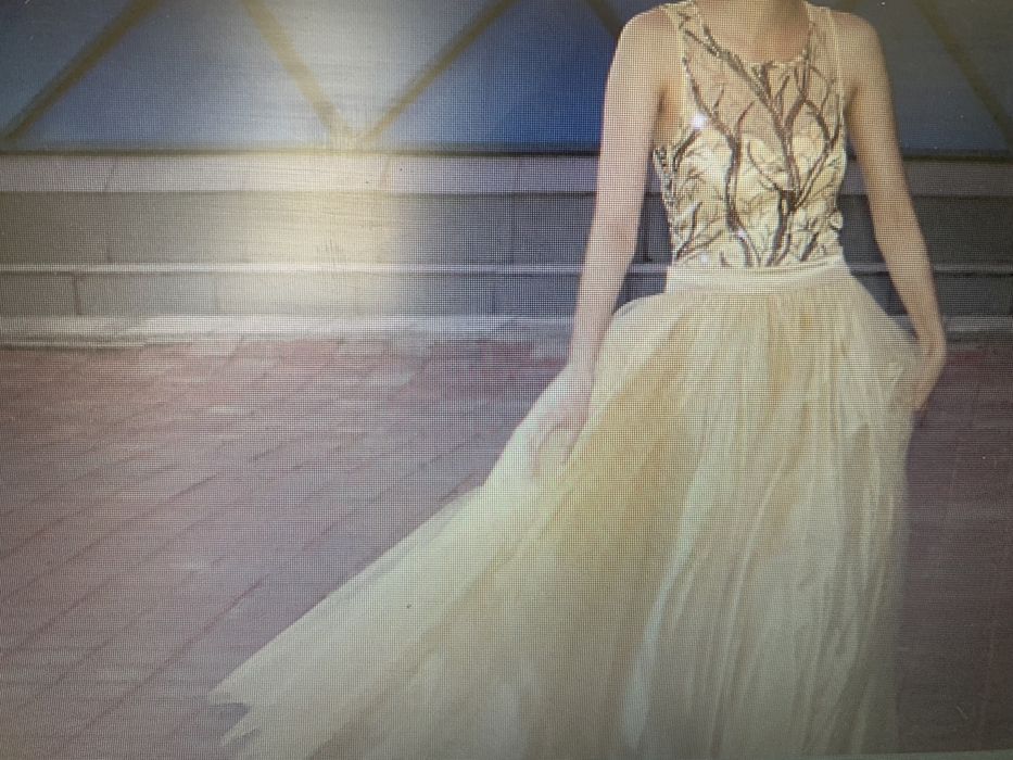 Продается красивое вечернее платье