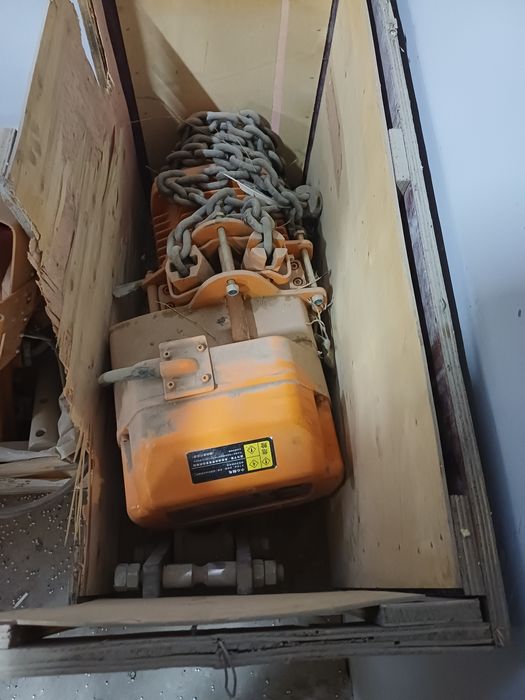 Продаётся тельфер 3 тонн новый