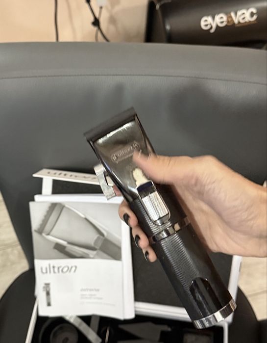 Продавам  Машинка Ulrron