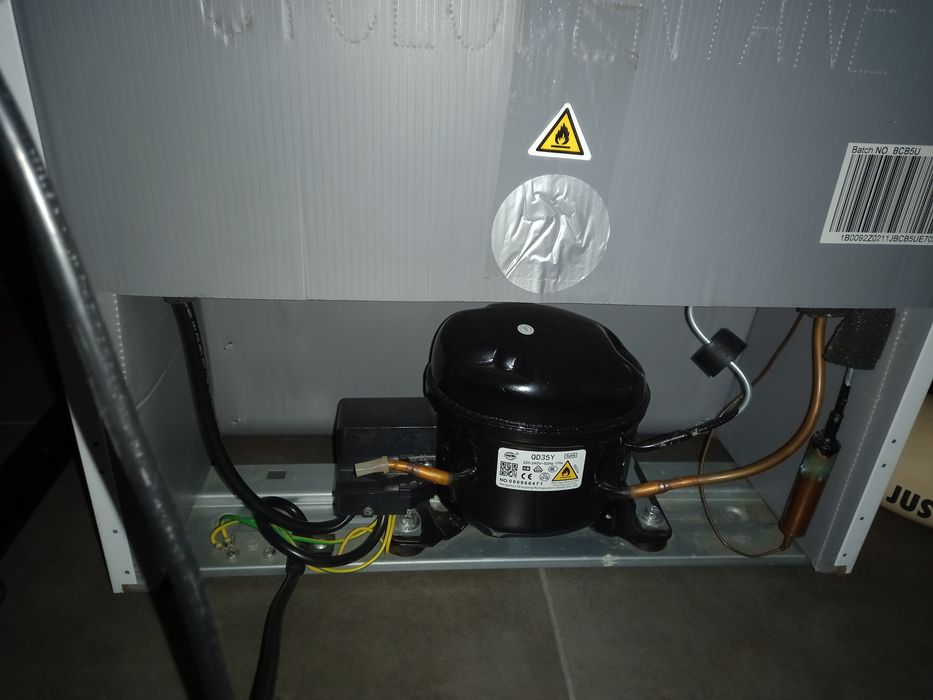 Холодильник Hisense барный новый.