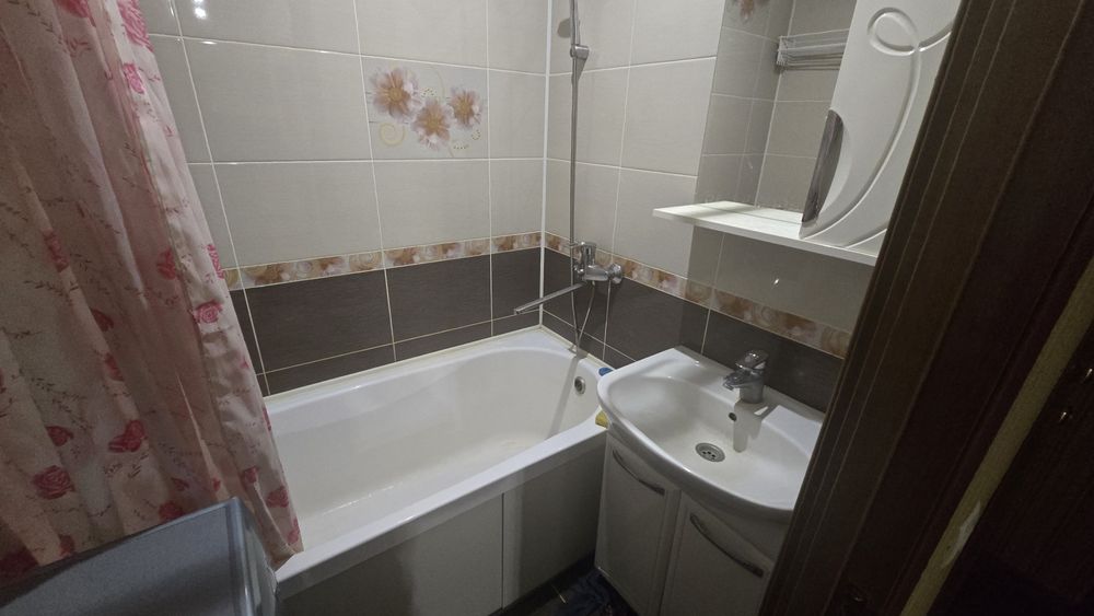 Сдам улучшенную 3 комнатную