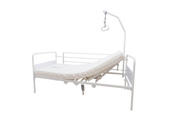 Продаваме механично болнично легло+матрак