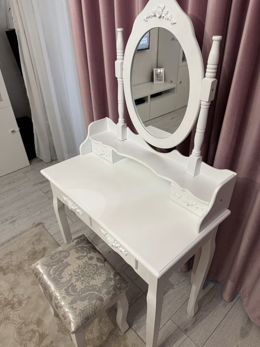 Inchiriez masuta gatit mireasa si manechini mire / mireasa