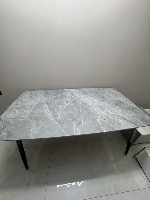 Продам кухонный стол