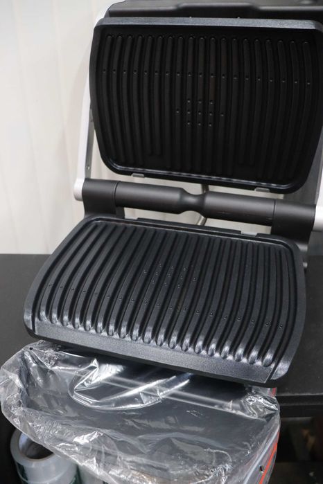 Контактна скара Tefal OptiGrill, 6 програми,дисплей за ниво на готвене