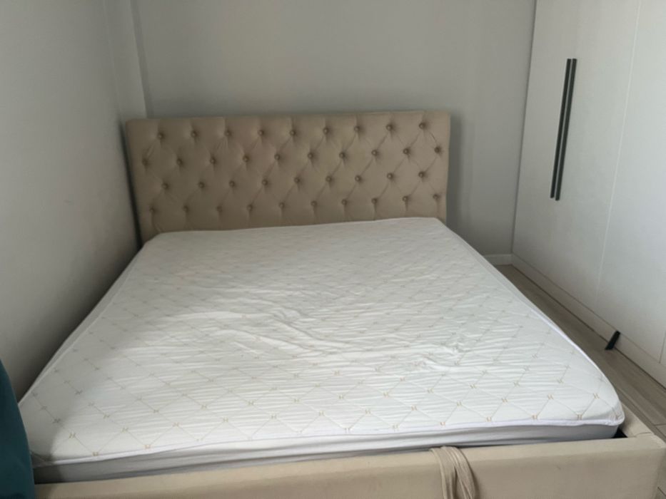 Двухспальный кровать