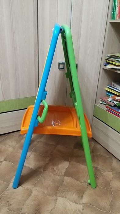 Доска и Столик для игр и рисования и лепки