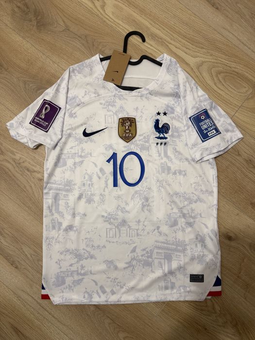 Tricou de fotbal World Cup 2022 Kylian Mbappe 10 marime M nou cu eticheta away