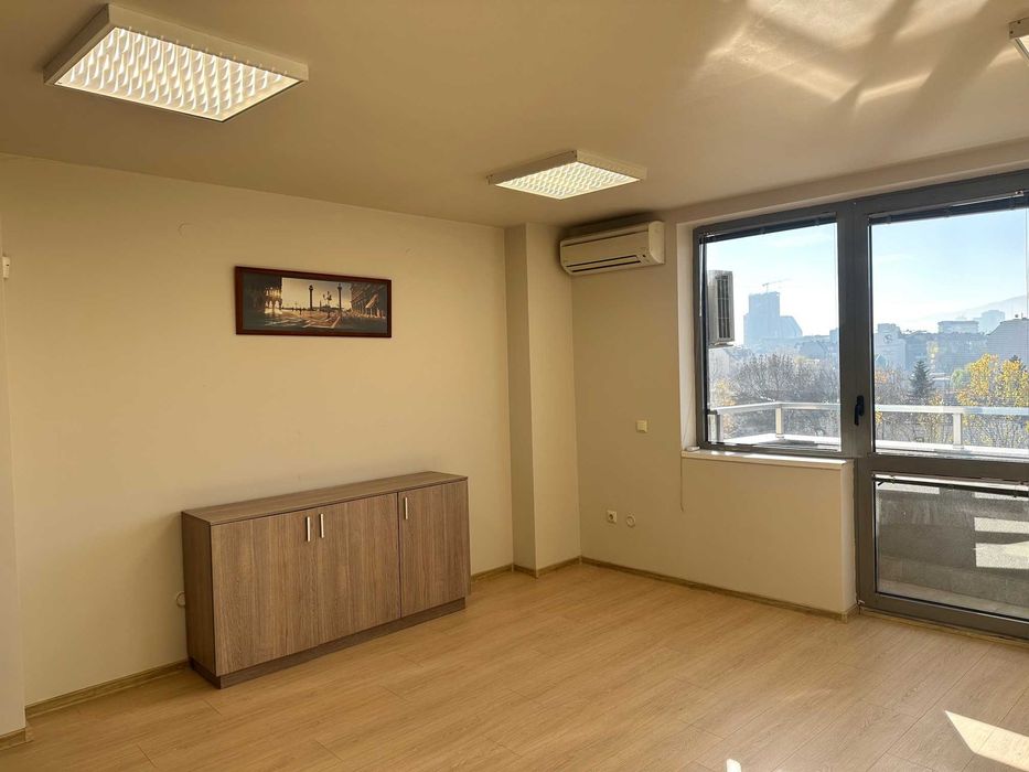 Дава се под наем Офис в София, Банишора - 180 кв.м за 1300 € - Снимка #2