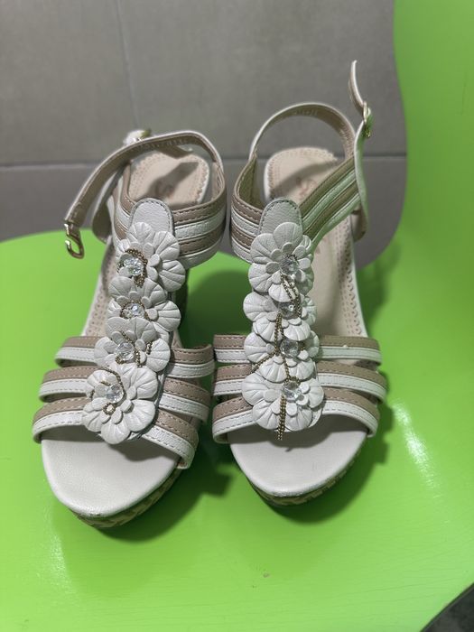 Sandale elegante si confortabile, marimea 38