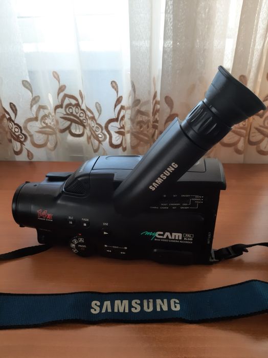 Продам видеокамеру Samsung